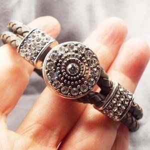 SILVERY RHINESTONE "BUTTON" WITH BRAIDED GREY LEATHER BRACELET 38